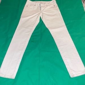 Skinny white american eagle jeans size 6!!! these are the “stretch”